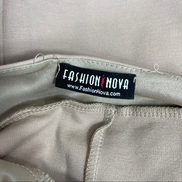 🌟🌟SOLD🌟🌟FASHION NOVA nude V-neck dress cut out shoulders S - Picture 7 of 13